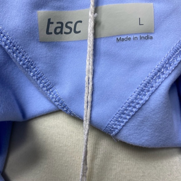 NWT TASC Stratford Performance Quarter Zip - Picture 5 of 7